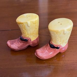 Salt and paper shaker